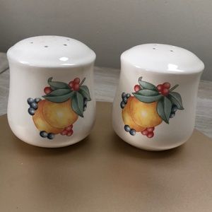 Corelle by Corning Salt and Pepper Shakers Set (Abundance)
